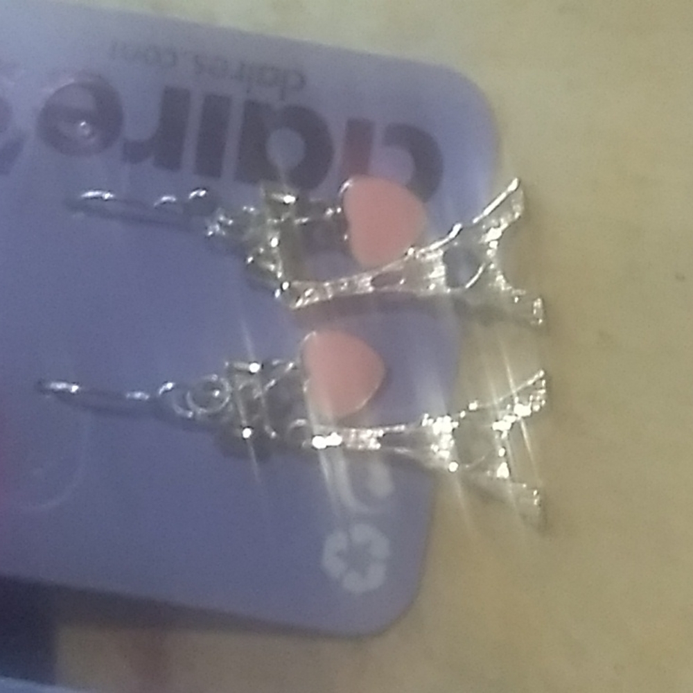 Ears pierced earrings And Necklace - Picture 4 of 4